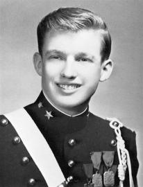 Donald Trump w 1964 r. (domena publiczna)